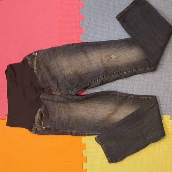 Old Navy maternity jeans - Picture 1 of 4